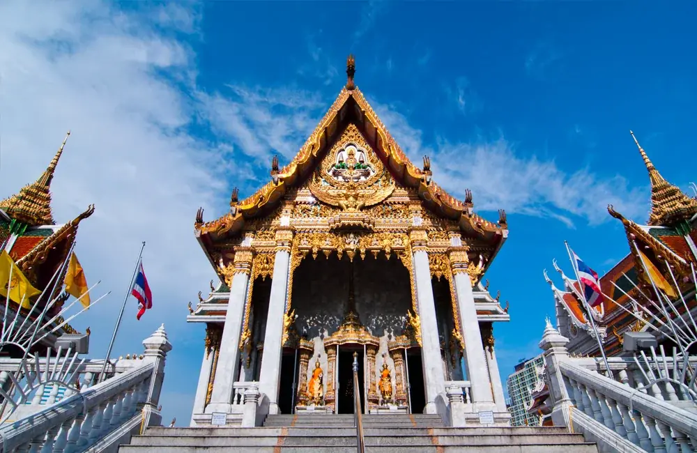 วัดหัวลำโพง (สี่แยกสามย่าน)