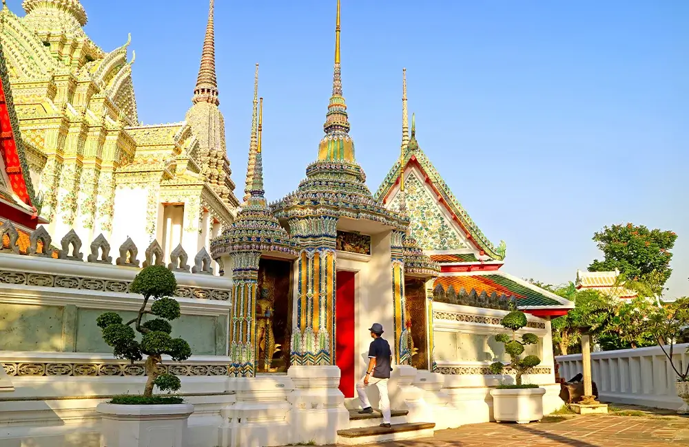 ไหว้พระ 9 วัด รอบเกาะรัตนโกสินทร์