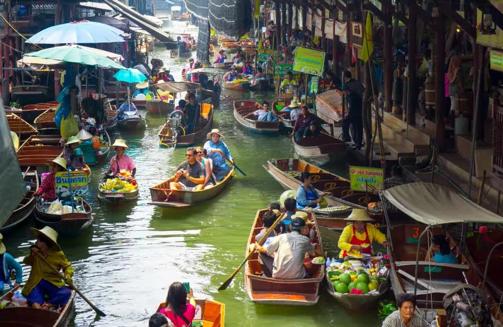 ขับเที่ยวใกล้กรุงเทพ ไปเช้าเย็นกลับ ราชบุรี ตลาดน้ำดำเนินสะดวก