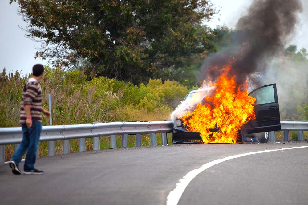 ไฟไหม้รถยนต์เกิดจากสาเหตุใดได้บ้าง?