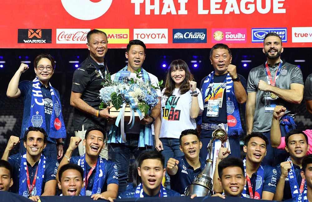 เงินติดล้อ ร่วมฉลอง บุรีรัมย์ ยูไนเต็ด คว้าแชมป์ไทยลีก สมัยที่ 6