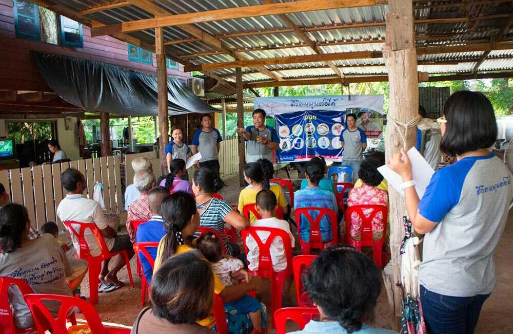 Ngern Tid Lor and the “Financial Knowledge to Communities for Life Rolls Forward” Project